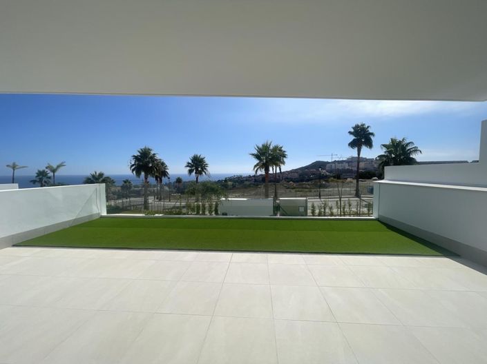 Image No.8-2 Bed Property for sale
