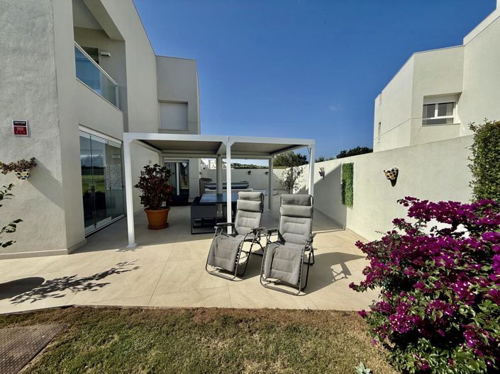 Image No.37-3 Bed Property for sale