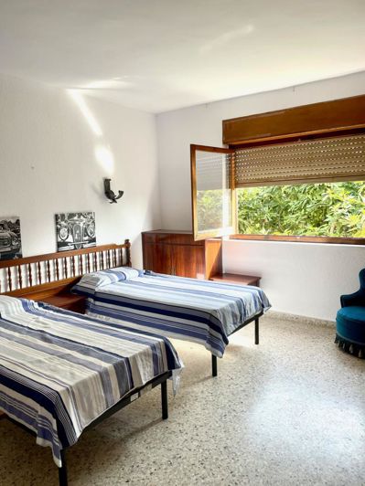 Image No.15-3 Bed Property for sale