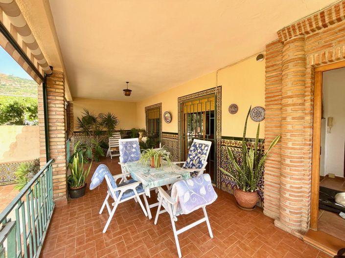 Image No.3-3 Bed Property for sale