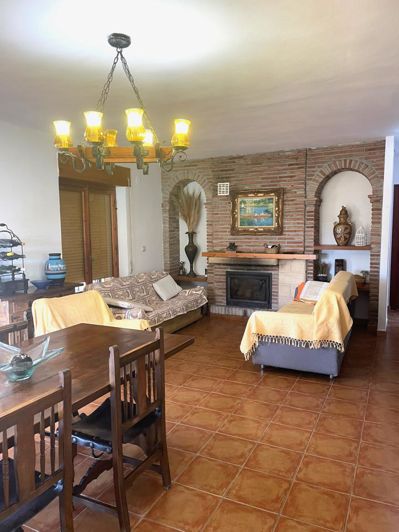 Image No.8-3 Bed Property for sale