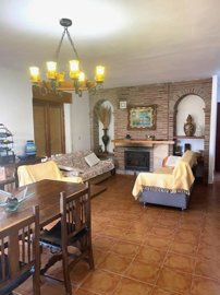 3660785-6de93811