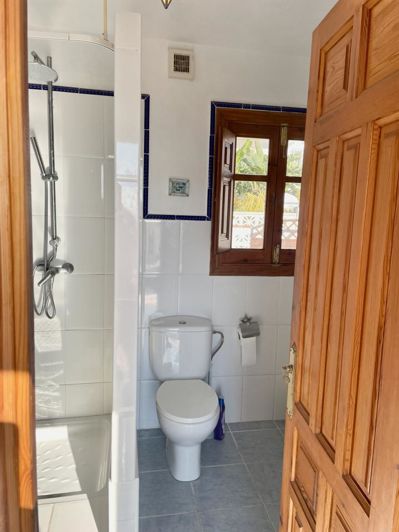 Image No.10-7 Bed Property for sale