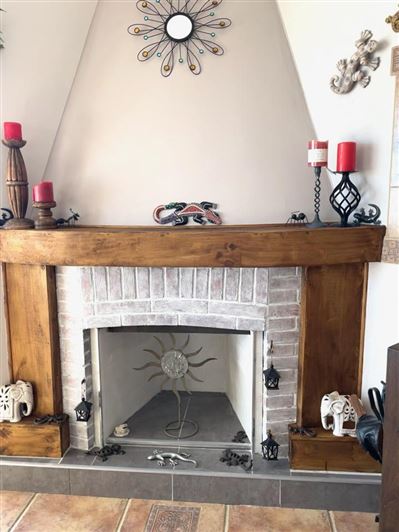 Image No.21-7 Bed Property for sale