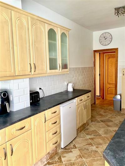 Image No.27-7 Bed Property for sale