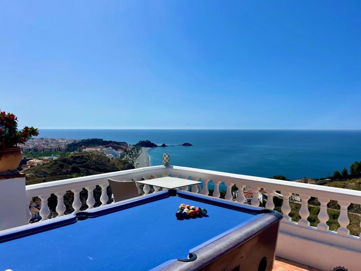 Image No.3-7 Bed Property for sale