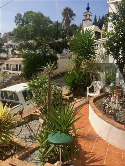 Image No.32-7 Bed Property for sale