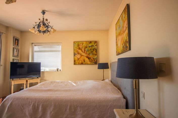 Image No.37-4 Bed Property for sale