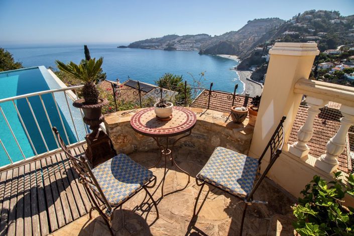 Image No.9-4 Bed Property for sale