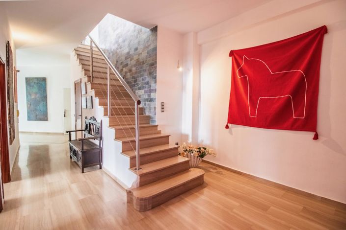 Image No.18-5 Bed Property for sale