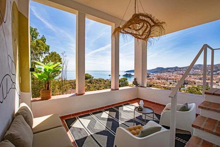 Image No.40-5 Bed Property for sale