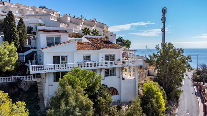 Image No.51-5 Bed Property for sale