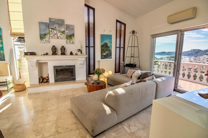 Image No.6-5 Bed Property for sale