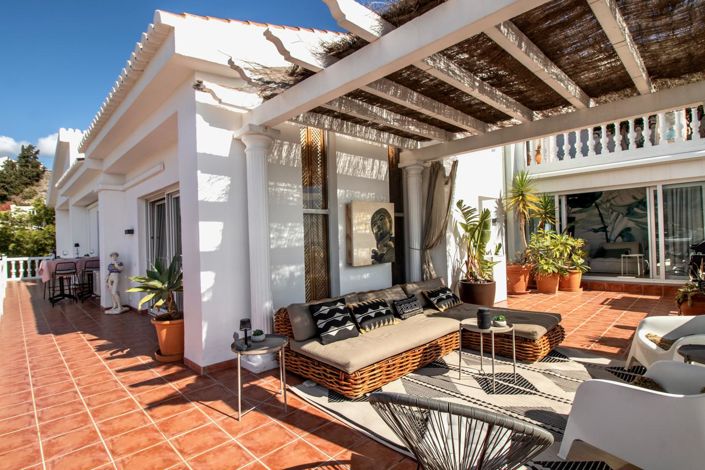 Image No.7-5 Bed Property for sale