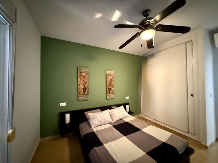 Image No.15-2 Bed Property for sale