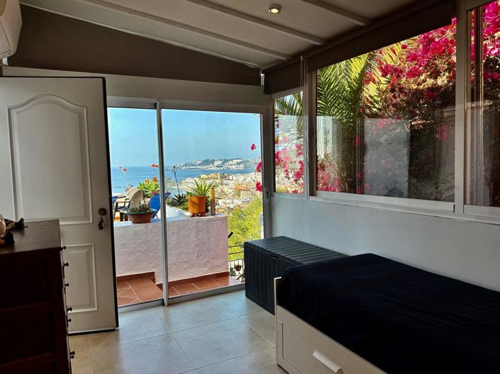 Image No.19-2 Bed Property for sale