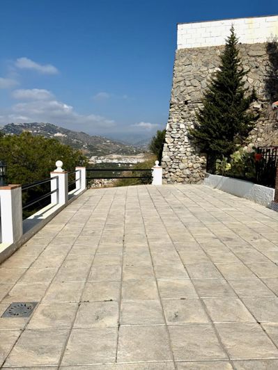 Image No.27-2 Bed Property for sale