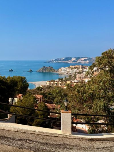 Image No.28-2 Bed Property for sale