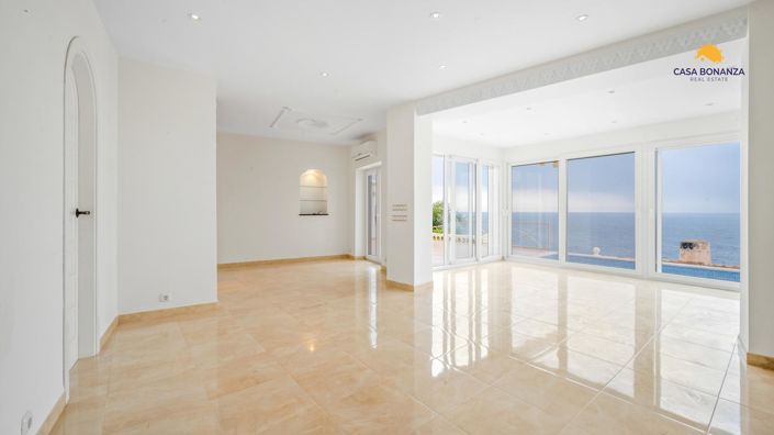 Image No.10-4 Bed Property for sale