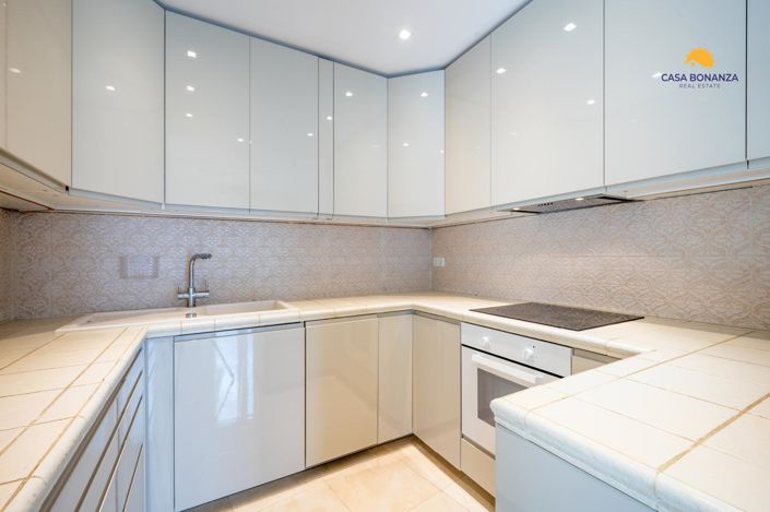 Image No.11-4 Bed Property for sale