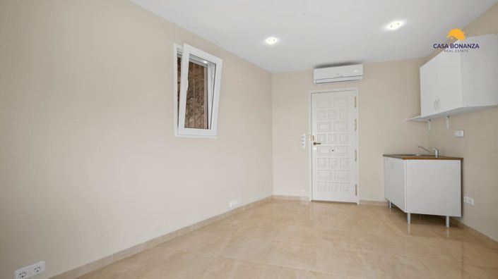 Image No.23-4 Bed Property for sale