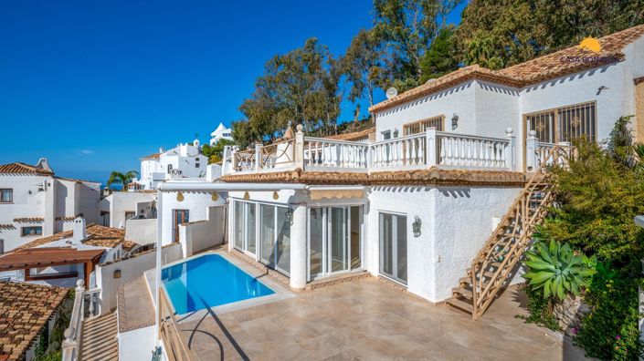 Image No.4-4 Bed Property for sale