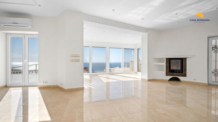 Image No.8-4 Bed Property for sale