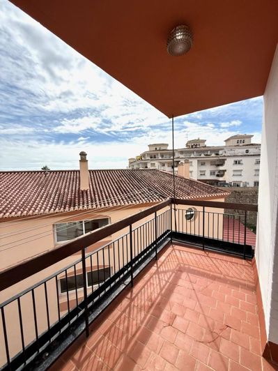 Image No.1-2 Bed Property for sale