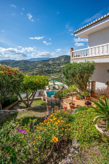 Image No.10-4 Bed Property for sale