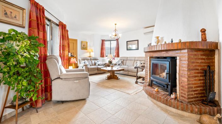 Image No.12-4 Bed Property for sale