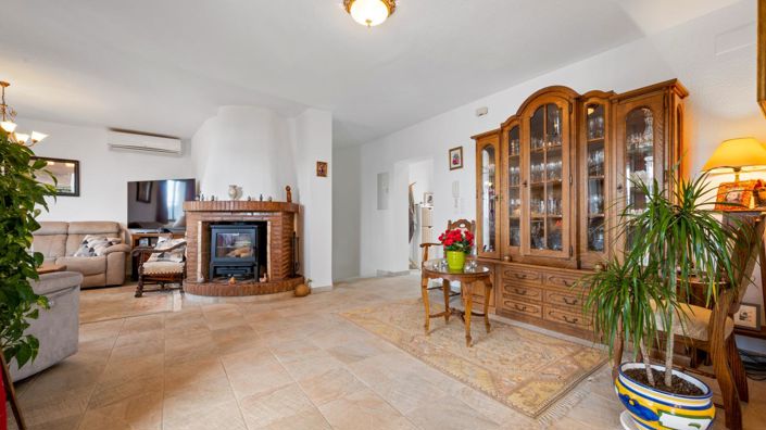 Image No.18-4 Bed Property for sale