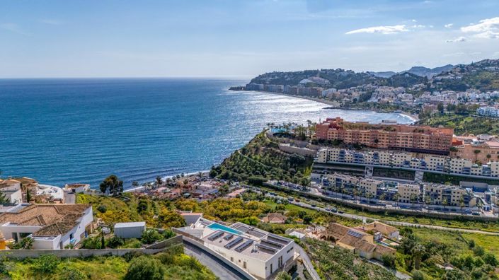 Image No.36-4 Bed Property for sale