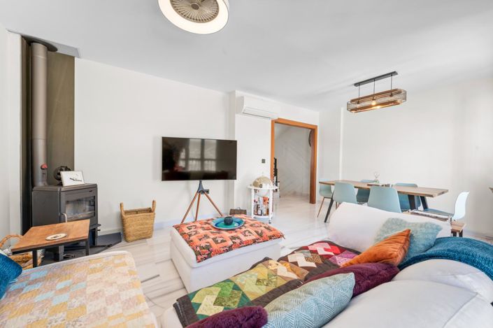 Image No.11-3 Bed Property for sale