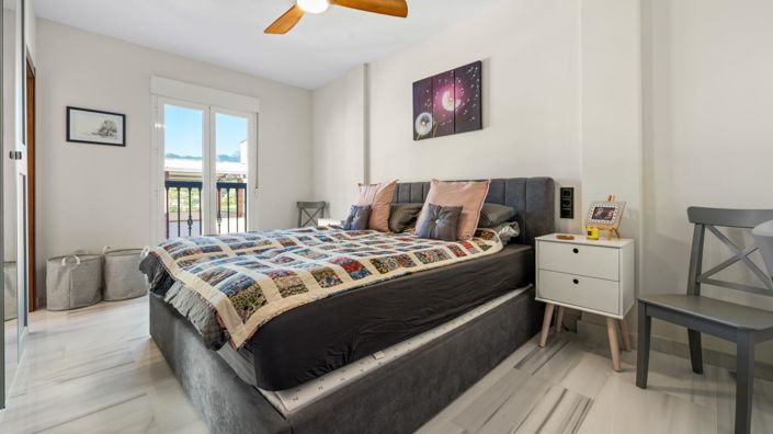 Image No.14-3 Bed Property for sale