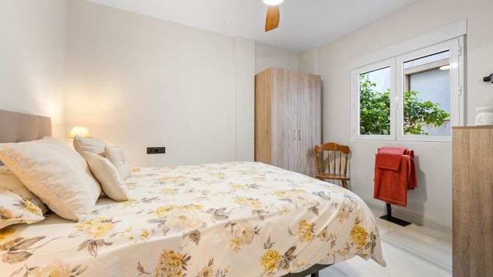 Image No.18-3 Bed Property for sale