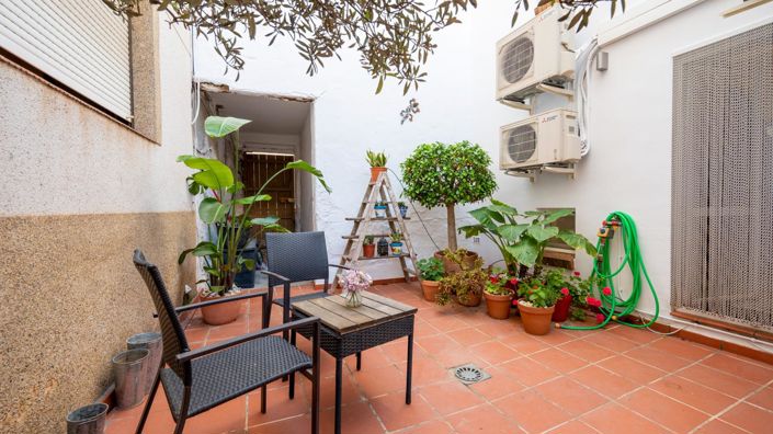 Image No.20-3 Bed Property for sale