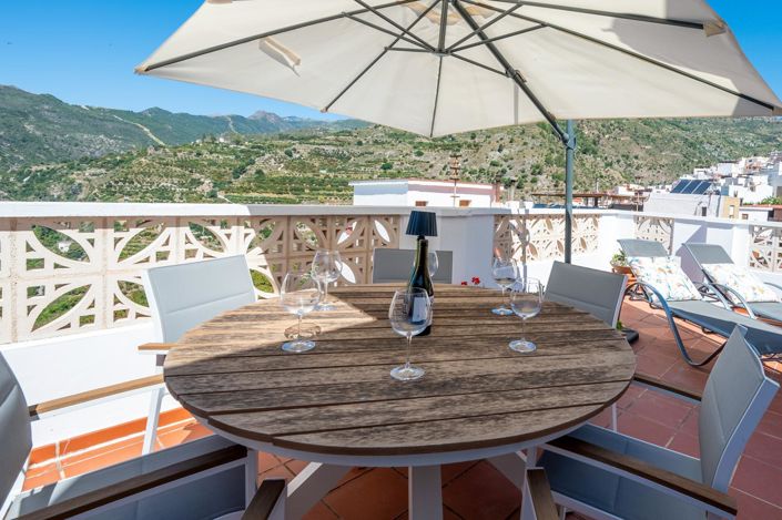 Image No.5-3 Bed Property for sale