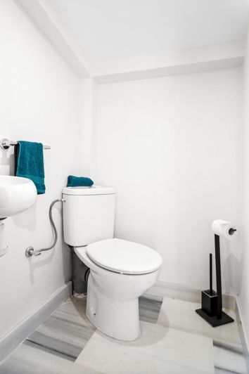 Image No.6-3 Bed Property for sale