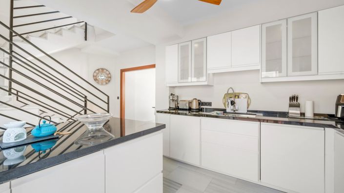 Image No.8-3 Bed Property for sale