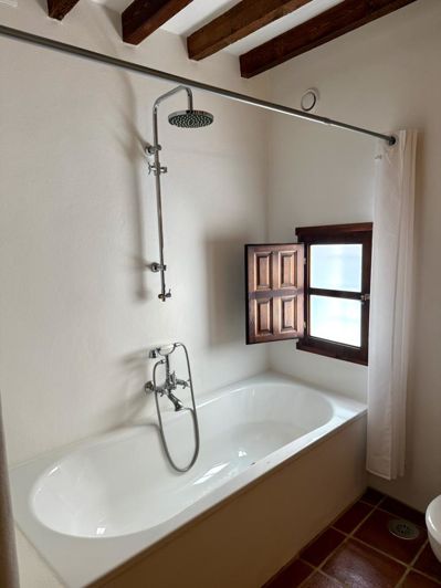 Image No.15-1 Bed Property for sale