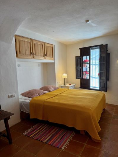 Image No.17-1 Bed Property for sale