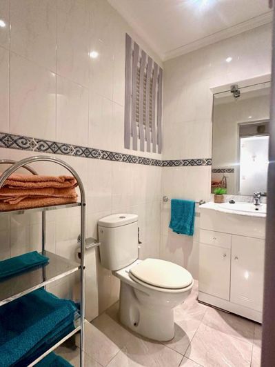 Image No.12-3 Bed Property for sale