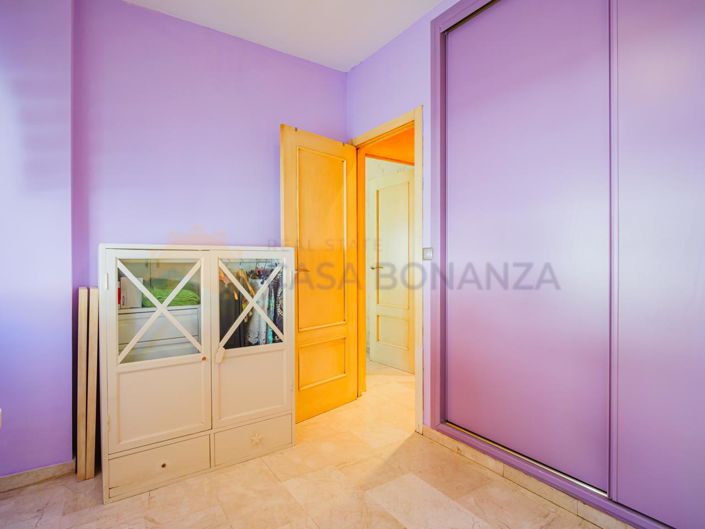 Image No.17-3 Bed Property for sale