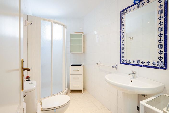 Image No.31-4 Bed Property for sale