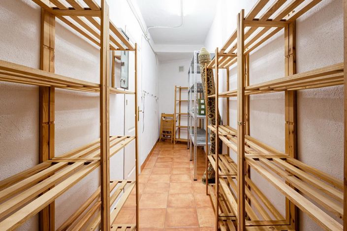 Image No.32-4 Bed Property for sale