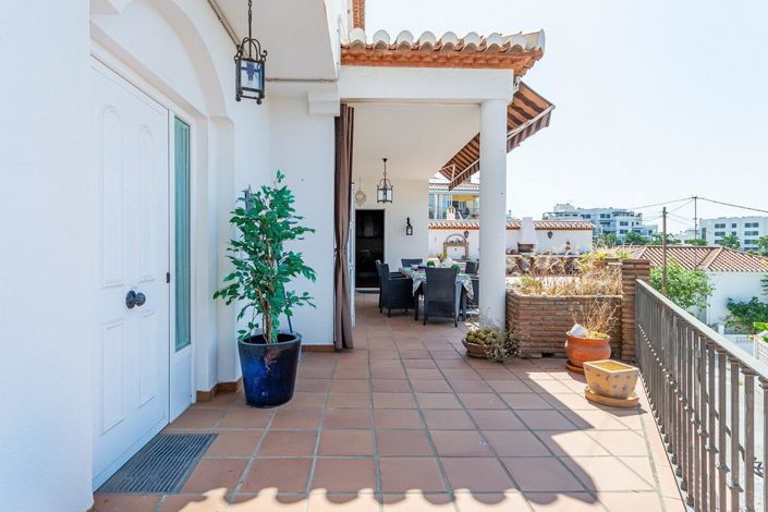 Image No.5-4 Bed Property for sale