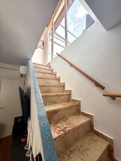 Image No.12-3 Bed Property for sale