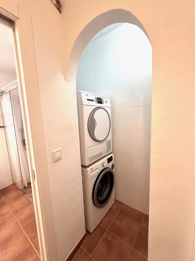 Image No.28-3 Bed Property for sale