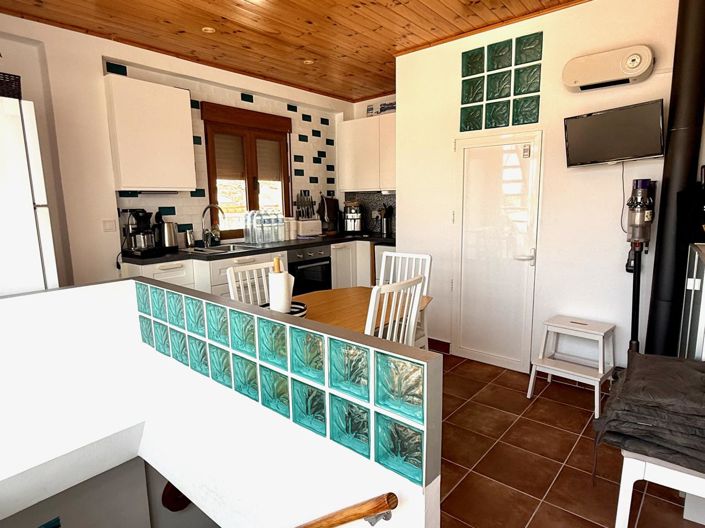 Image No.8-3 Bed Property for sale