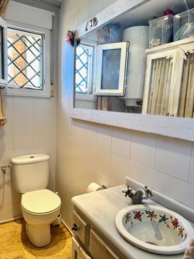 Image No.10-4 Bed Property for sale